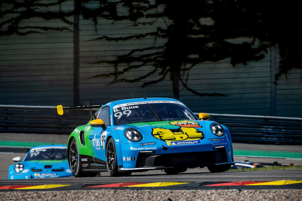 Bastian Buus sejrede igen – og kom tættere på toppen
(Foto: Porsche Motorsport)